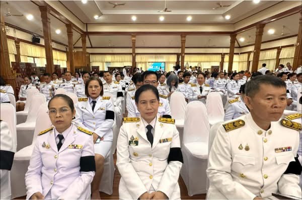 title - ส.ป.ก.พิษณุโลก ร่วมพิธีสวดพระพุทธมนต์และทำบุญตักบาตรถวายพระราชกุศล เนื่องในโอกาสการประกาศยกย่องพระเกียรติคุณพระราชกรณียกิจในวาระครบ 100 ปี สมเด็จพระนางเจ้ารำไพพรรณี พระบรมราชินี ในรัชกาลที่ 7
